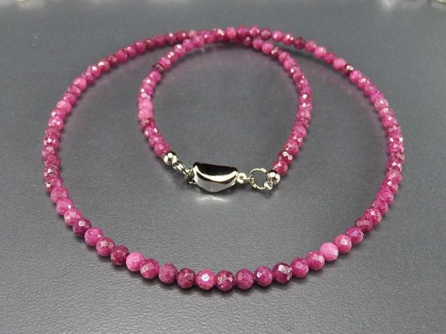 天然石ルビー小粒約4mm強ネックレスワイヤー仕上げステンレス金具宝石の女王 < 女性アクセサリー/時計  天然石ルビー小粒約4mm強ネックレスワイヤー仕上げステンレス金具宝石の女王 < 女性アクセサリー/時計の