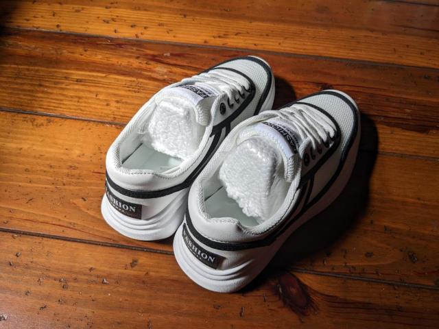 新品 23cm レディース スニーカー ホワイト ローカット < 女性ファッション  新品 23cm レディース スニーカー ホワイト ローカット < 女性ファッションの