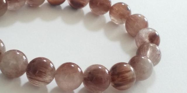 定形外無料*レッドラビットファールチルクォーツ*天然石ブレス < 女性アクセサリー/時計 定形外無料*レッドラビットファールチルクォーツ*天然石ブレス < 女性アクセサリー/時計の