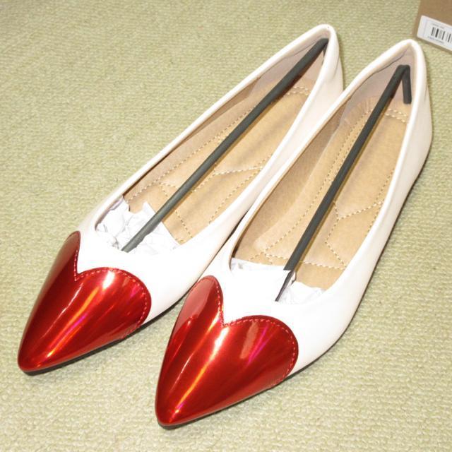 未使用☆つま先ハートモチーフ*フラットシューズ*バレエパンプス(レッド×オフホワイト系) < 女性ファッション  未使用☆つま先ハートモチーフ*フラットシューズ*バレエパンプス(レッド×オフホワイト系)  < 女性ファッションの