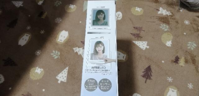 ミラーの周りの高輝度ライトが顔全体を明るく映し出す LED卓上ライトアップミラー! < 女性ファッション ミラーの周りの高輝度ライトが顔全体を明るく映し出す LED卓上ライトアップミラー! < 女性ファッションの