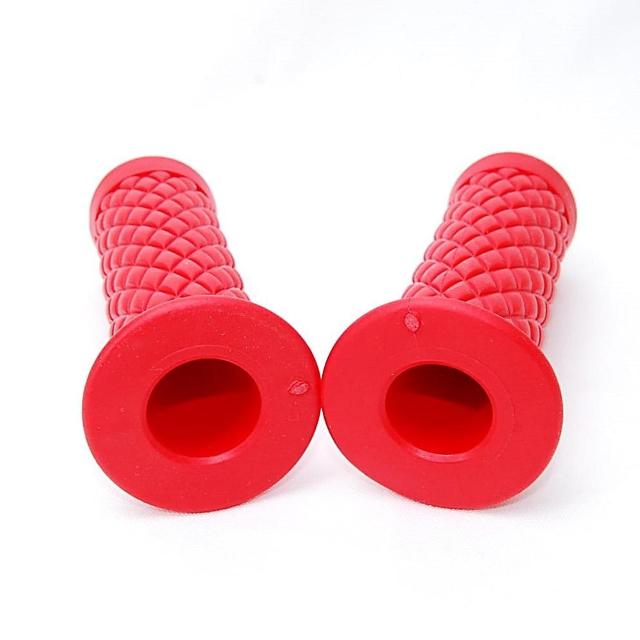 ダイヤ柄 ラバーハンドルグリップ レッド 非貫通式 22.2径用 汎用 バイク ラバーグリップ カスタム ハンドル グリップ 赤 < 自動車/バイク ダイヤ柄 ラバーハンドルグリップ レッド 非貫通式 22.2径用 汎用 バイク ラバーグリップ カスタム ハンドル グリップ 赤 < 自動車/バイク