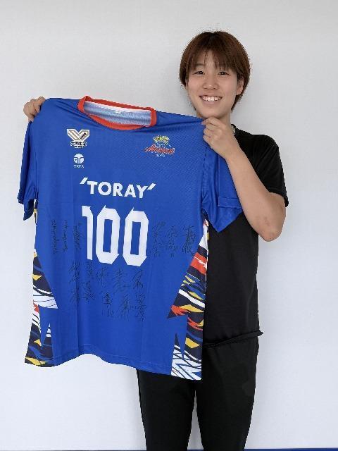 東レアローズ滋賀 所属選手の直筆サイン入りTシャツ（未着用