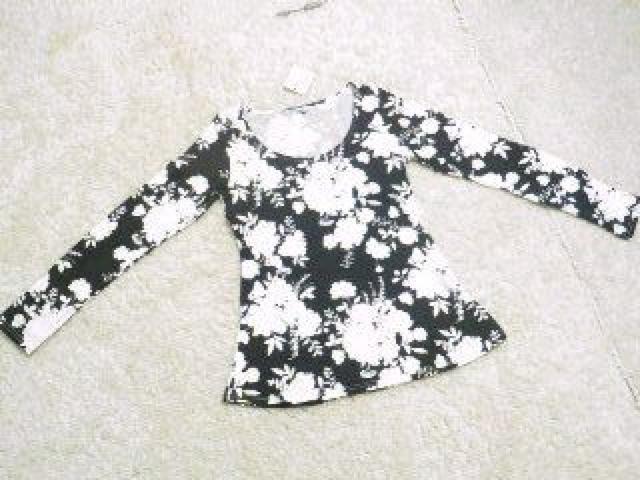 【LIP SERVICE/リップサービス】《New》美シルエット★モノトーン花柄*Aラインワンピ < ブランド 【LIP SERVICE/リップサービス】《New》美シルエット★モノトーン花柄*Aラインワンピ < ブランドの