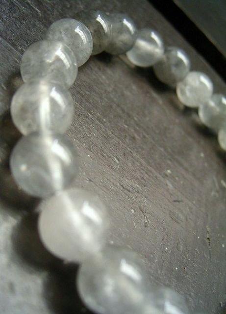 ☆即決☆8ミリ玉 スモーキーヘアクォーツブレスレット < 女性アクセサリー/時計 ☆即決☆8ミリ玉 スモーキーヘアクォーツブレスレット < 女性アクセサリー/時計の