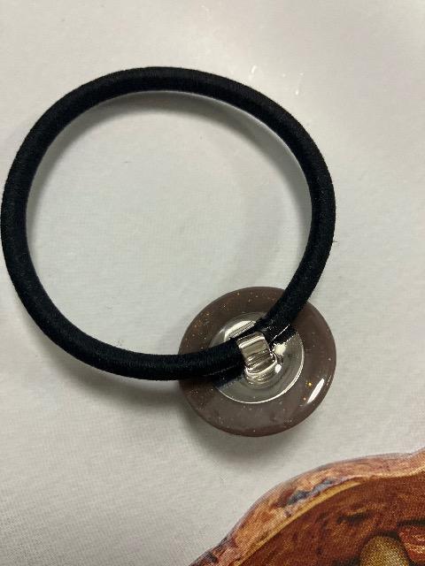 ハンドメイド レジン ヘアゴム 2点セット キャメル系とブラウン系 < 女性ファッション  ハンドメイド レジン ヘアゴム 2点セット キャメル系とブラウン系 < 女性ファッションの