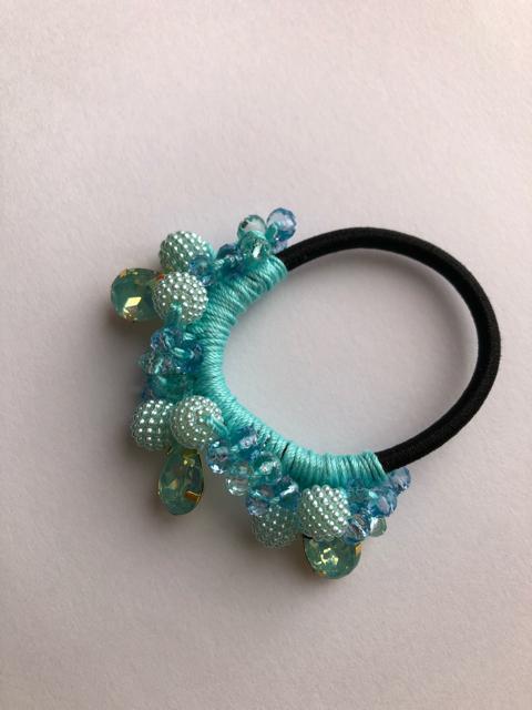 ハンドメイド ヘアゴム キラキラビーズ盛り盛り? ライトブルー < 女性ファッション  ハンドメイド ヘアゴム キラキラビーズ盛り盛り? ライトブルー < 女性ファッションの