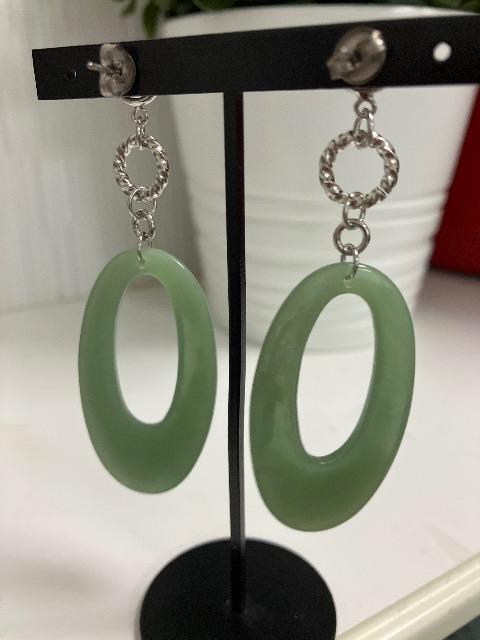 イヤリングに変更可能 ハンドメイド アクリルパーツを使用したピアス < 女性ファッション  イヤリングに変更可能 ハンドメイド アクリルパーツを使用したピアス < 女性ファッションの