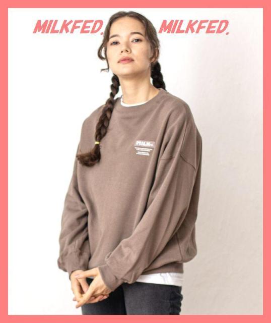 ☆ミルクフェド☆超美品♪完売バックロゴぷっくり袖オーバーサイズスウェットモカ < ブランド ☆ミルクフェド☆超美品♪完売バックロゴぷっくり袖オーバーサイズスウェットモカ < ブランドの