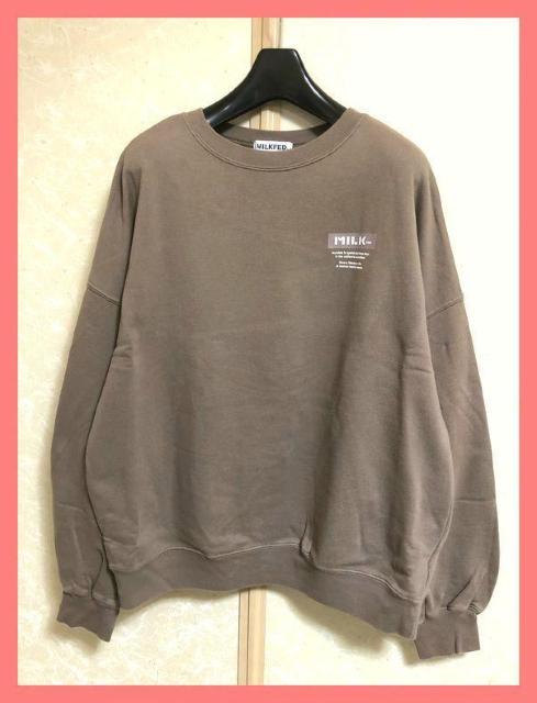 ☆ミルクフェド☆超美品♪完売バックロゴぷっくり袖オーバーサイズスウェットモカ < ブランド ☆ミルクフェド☆超美品♪完売バックロゴぷっくり袖オーバーサイズスウェットモカ < ブランドの