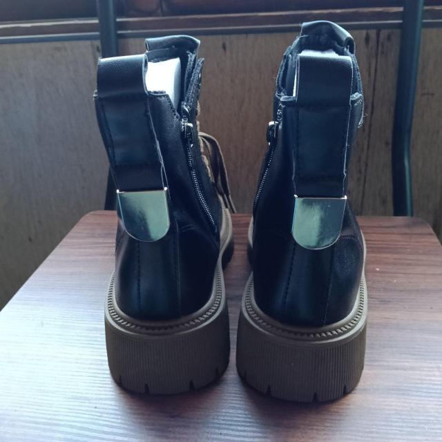 新品 22.5cm レディース ブーツ ブラック 厚底 シューズ ショートブーツ < 女性ファッション  新品 22.5cm レディース ブーツ ブラック 厚底 シューズ ショートブーツ < 女性ファッションの