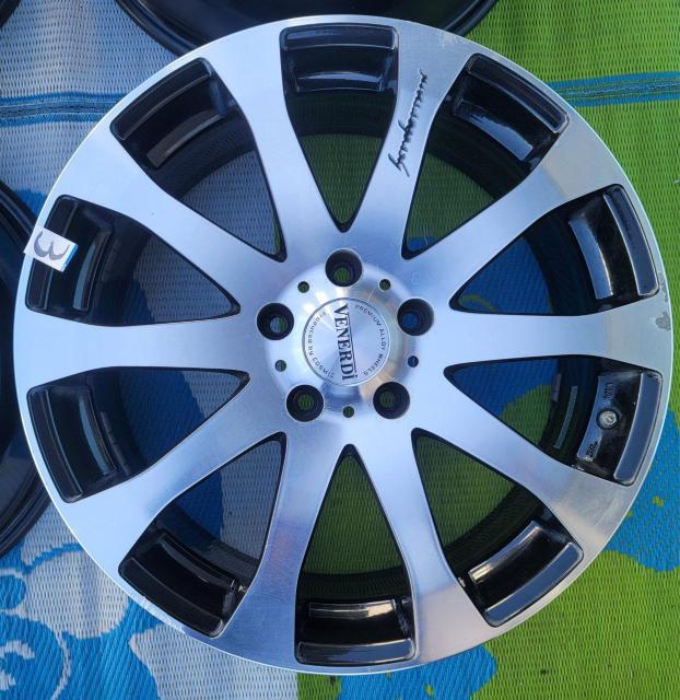 ���iVENERDI �G���{���[�j CL-610�A���~�z�C�[��18�C���`7.5J+50 5�� PCD114.3 5H 5�� �z�C�[�� �� ������/�o�C�N