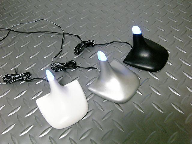 ダミーアンテナベンツ風LED点灯 クロのみ < 自動車/バイク ダミーアンテナベンツ風LED点灯 クロのみ < 自動車/バイク