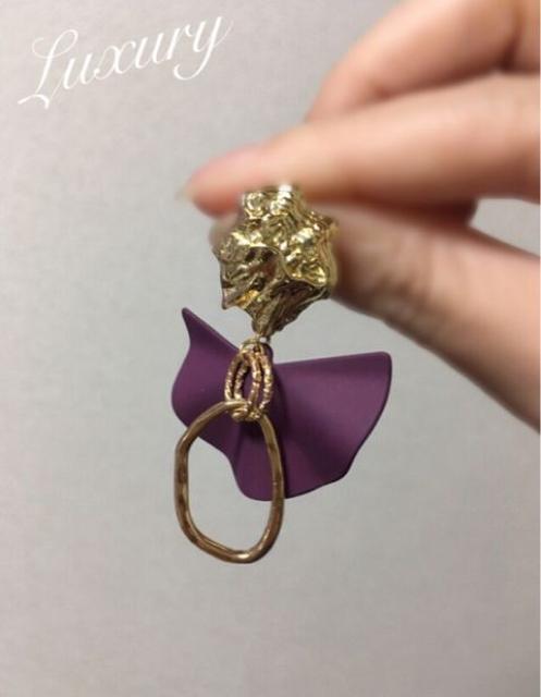 ゴールドチェーン×マットピアス【新品】パープル紫×ゴールド < 女性アクセサリー/時計 ゴールドチェーン×マットピアス【新品】パープル紫×ゴールド < 女性アクセサリー/時計の