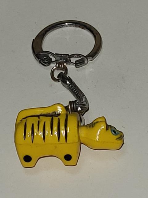 送料無料/希少!黄色い赤べこキーホルダー < 男性ファッション  送料無料/希少!黄色い赤べこキーホルダー  < 男性ファッションの