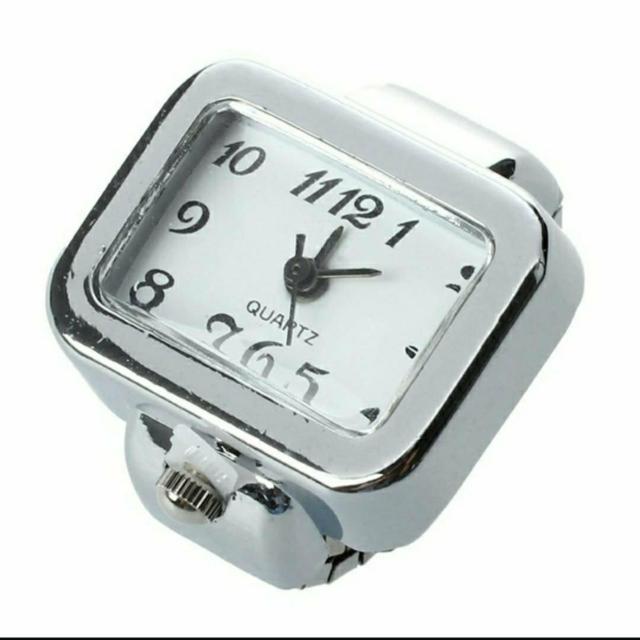 新品 未使用 指輪 時計 四角 フリーサイズ 銀 白  < 女性アクセサリー/時計  新品 未使用 指輪 時計 四角 フリーサイズ 銀 白  < 女性アクセサリー/時計の