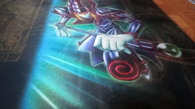 遊戯王公式プレイマット。青眼の白龍&ブラックマジシャン。 < トレーディングカード  遊戯王公式プレイマット。青眼の白龍&ブラックマジシャン。 < トレーディングカードの