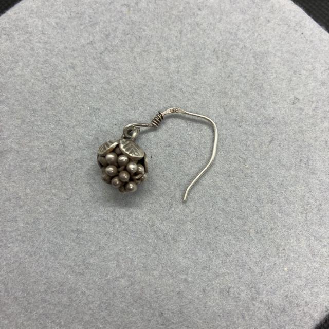 即決 925 シルバー ピアス 片耳のみ < 女性アクセサリー/時計  即決 925 シルバー ピアス 片耳のみ  < 女性アクセサリー/時計の