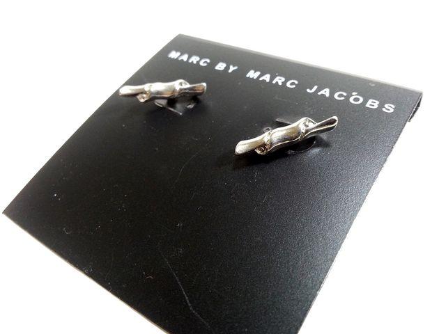新品・未使用☆激カワ★マークバイ Twig/小枝ピアス Silver★ < ブランド  新品・未使用☆激カワ★マークバイ Twig/小枝ピアス Silver★ < ブランドの