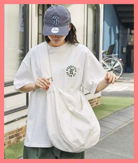 ☆モノマート☆ビッグワッペンロゴオーバーサイズユニセックスTシャツ白M☆ < 男性ファッション  ☆モノマート☆ビッグワッペンロゴオーバーサイズユニセックスTシャツ白M☆ < 男性ファッションの