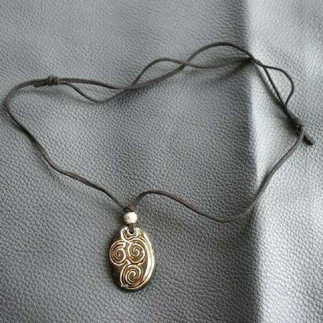 新品★エスニック陶器のネックレス/渦巻き < 女性アクセサリー/時計  新品★エスニック陶器のネックレス/渦巻き < 女性アクセサリー/時計の