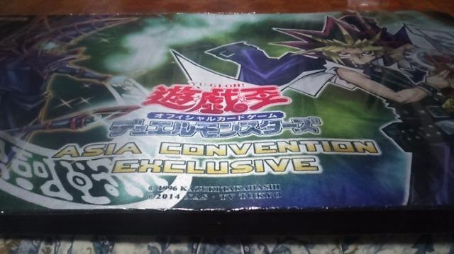 遊戯王プレイマット。ブラックマジシャン&武藤遊戯 < トレーディングカード  遊戯王プレイマット。ブラックマジシャン&武藤遊戯  < トレーディングカードの