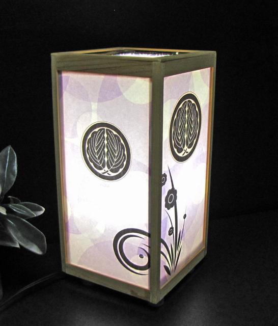 ★家紋の宿り木/森羅万象=「丸に抱き柏」(家紋変更可)/至福の明り/LED昼白色・ラミネート加工・檜枠造・軽量/ < 家電/AV  ★家紋の宿り木/森羅万象=「丸に抱き柏」(家紋変更可)/至福の明り/LED昼白色・ラミネート加工・檜枠造・軽量/ < 家電/AVの