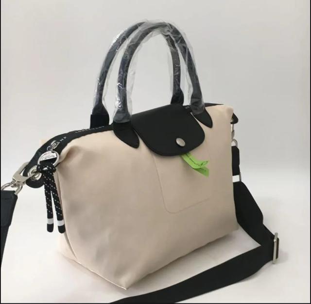 V @vA[W@GiW[@gbvnhS AC{[  uh 