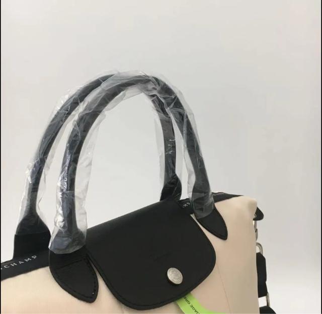 V @vA[W@GiW[@gbvnhS AC{[  uh 