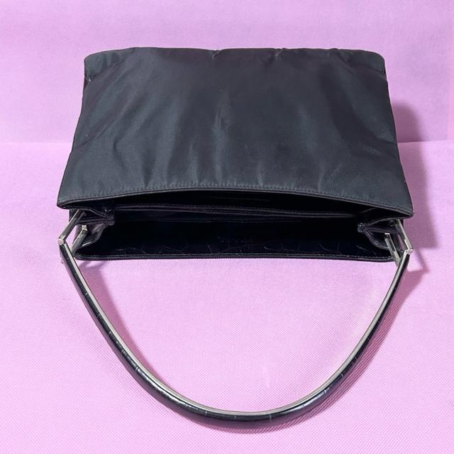 PRADA プラダ ナイロン クロコ型押し ワンショルダーバッグ ショルダーバッグ ブラック < ブランド PRADA プラダ ナイロン クロコ型押し ワンショルダーバッグ ショルダーバッグ ブラック < ブランドの