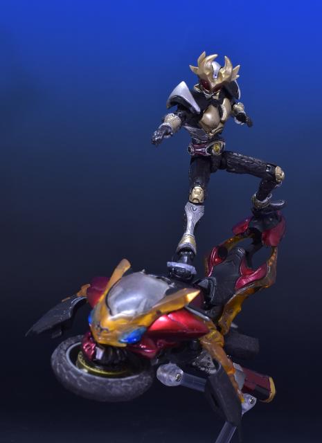 改造品 極魂 仮面ライダーアギト&マシントルネイダー < ホビー  改造品 極魂 仮面ライダーアギト&マシントルネイダー < ホビーの