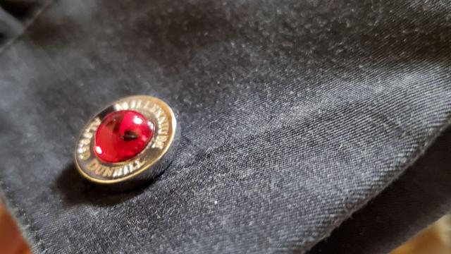 正規良 限定 アルフレッド ダンヒル ミレニアム リフレクションカボションドーム カフス 赤 ADロゴ SV カフリンクスボタン < ブランド  正規良 限定 アルフレッド ダンヒル ミレニアム リフレクションカボションドーム カフス 赤 ADロゴ SV カフリンクスボタン < ブランドの