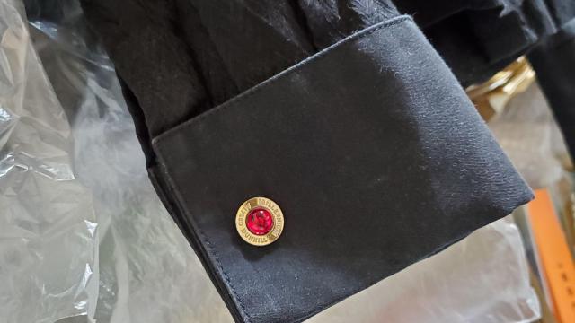 正規良 限定 アルフレッド ダンヒル ミレニアム リフレクションカボションドーム カフス 赤 ADロゴ SV カフリンクスボタン < ブランド  正規良 限定 アルフレッド ダンヒル ミレニアム リフレクションカボションドーム カフス 赤 ADロゴ SV カフリンクスボタン < ブランドの