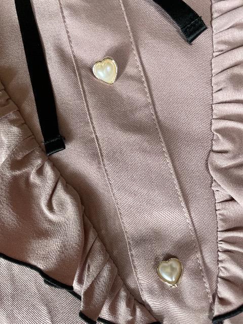 ♯新品♯フリル使い ふわ袖可愛い ブラウス ハートボタン M < 女性ファッション  ♯新品♯フリル使い ふわ袖可愛い ブラウス ハートボタン M < 女性ファッションの