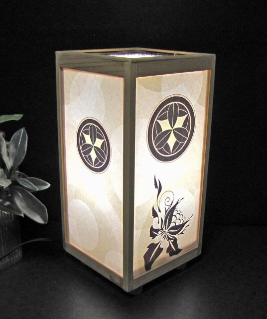 ★家紋の宿り木/森羅万象=「丸に九枚笹」(家紋変更可)/至福の明り/LED昼白色・ラミネート加工・檜枠造・軽量/ < 家電/AV  ★家紋の宿り木/森羅万象=「丸に九枚笹」(家紋変更可)/至福の明り/LED昼白色・ラミネート加工・檜枠造・軽量/  < 家電/AVの