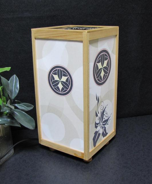 ★家紋の宿り木/森羅万象=「丸に九枚笹」(家紋変更可)/至福の明り/LED昼白色・ラミネート加工・檜枠造・軽量/ < 家電/AV  ★家紋の宿り木/森羅万象=「丸に九枚笹」(家紋変更可)/至福の明り/LED昼白色・ラミネート加工・檜枠造・軽量/ < 家電/AVの