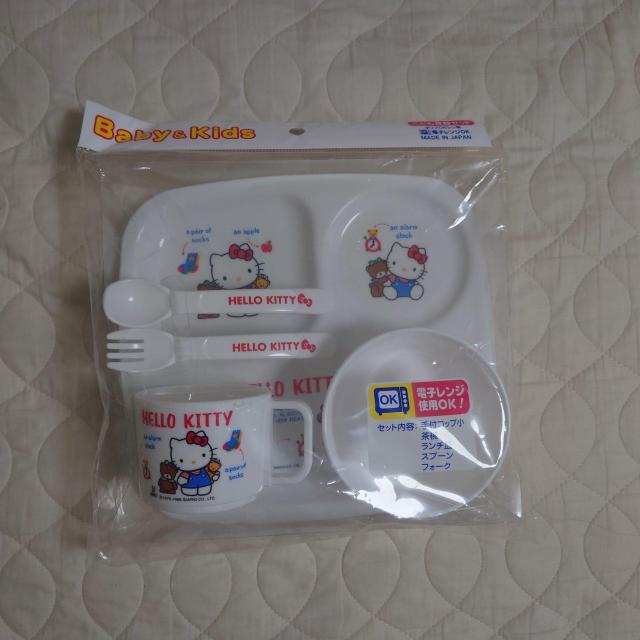 新品未使用 HELLO KITTY ベビー用食器セット 出産祝いなどに < キッズ/ベビー  新品未使用 HELLO KITTY ベビー用食器セット 出産祝いなどに  < キッズ/ベビーの