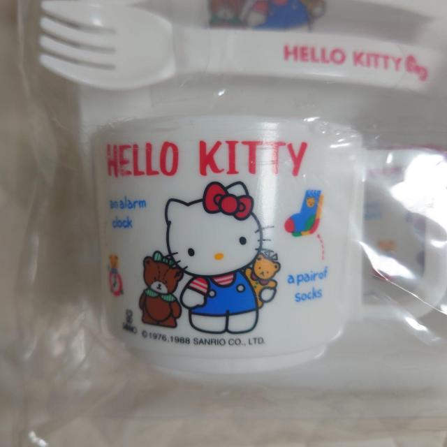 新品未使用 HELLO KITTY ベビー用食器セット 出産祝いなどに < キッズ/ベビー  新品未使用 HELLO KITTY ベビー用食器セット 出産祝いなどに < キッズ/ベビーの