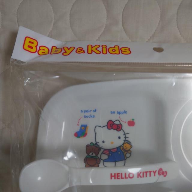 新品未使用 HELLO KITTY ベビー用食器セット 出産祝いなどに < キッズ/ベビー  新品未使用 HELLO KITTY ベビー用食器セット 出産祝いなどに < キッズ/ベビーの