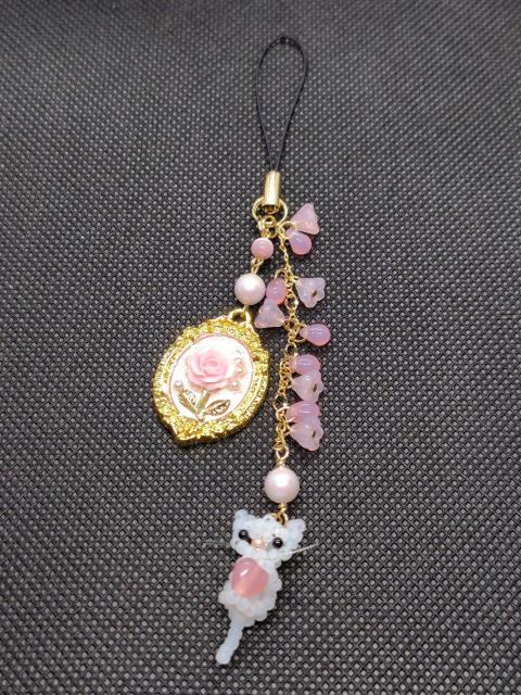 しろねこ薔薇ストラップ < ペット/手芸/園芸 しろねこ薔薇ストラップ < ペット/手芸/園芸の