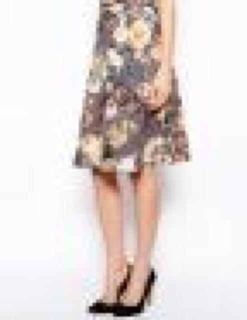 ブラウン系パープルグレー花凹凸素材スカート2ピーススーツS < 女性ファッション  ブラウン系パープルグレー花凹凸素材スカート2ピーススーツS < 女性ファッションの