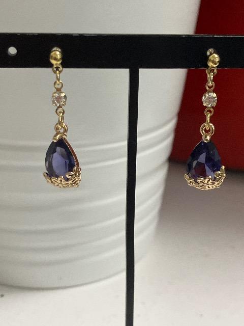 ハンドメイド しずくのチャームを使用したピアス < 女性ファッション  ハンドメイド しずくのチャームを使用したピアス  < 女性ファッションの