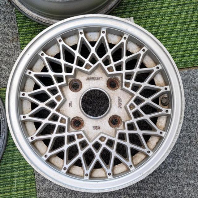 旧車 当時物 JILBA RACING ジルバレーシング メッシュ ホイール 13インチ 5.5J +35 4H 114.3 < 自動車/バイク 旧車 当時物 JILBA RACING ジルバレーシング メッシュ ホイール 13インチ 5.5J +35 4H 114.3 < 自動車/バイク