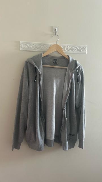 キャサリンハムネット セイビングザプラネット イオン メンズ ジップアップ スウェットパーカー グレー L < ブランド キャサリンハムネット セイビングザプラネット イオン メンズ ジップアップ スウェットパーカー グレー L < ブランドの