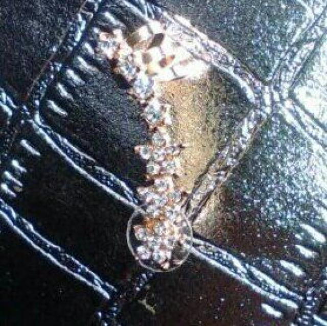 送料無料 新品 星 流れ星 ラインストーン ピアス アクセサリー < 女性アクセサリー/時計  送料無料 新品 星 流れ星 ラインストーン ピアス アクセサリー  < 女性アクセサリー/時計の