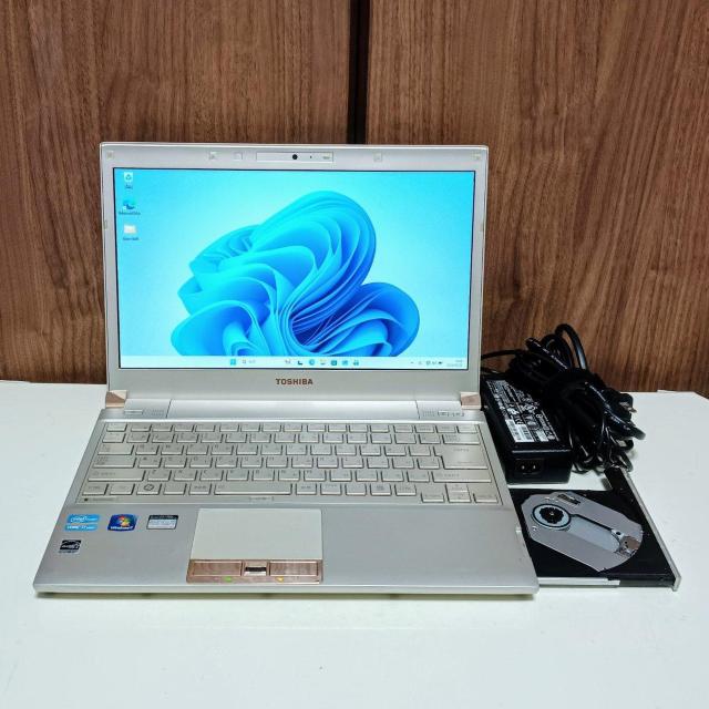 TOSHIBA dynabook Corei7 メモリ8GB SSD128GB DVD Webカメラ Windows11 AI作成 < PC本体/周辺機器 TOSHIBA dynabook Corei7 メモリ8GB SSD128GB DVD Webカメラ Windows11 AI作成 < PC本体/周辺機器の