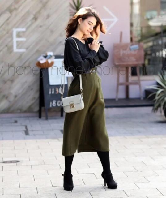 定価3,300円【新品】袖コンシャス●ボリュームスリーブプルオーバー●黒 ブラック●カットソー < 女性ファッション  定価3,300円【新品】袖コンシャス●ボリュームスリーブプルオーバー●黒 ブラック●カットソー < 女性ファッションの