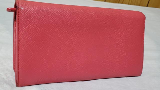 正規 ブルガリ B-zeroリングクリップ 長財布 小銭入れ有 ロングウォレット 赤系ピンク グレインレザー×ゴールドサークルロゴ < ブランド  正規 ブルガリ B-zeroリングクリップ 長財布 小銭入れ有 ロングウォレット 赤系ピンク グレインレザー×ゴールドサークルロゴ < ブランドの