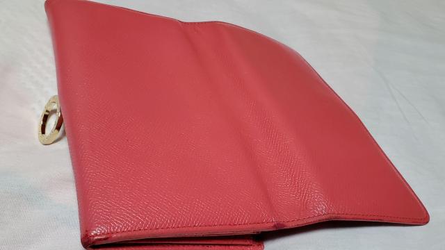正規 ブルガリ B-zeroリングクリップ 長財布 小銭入れ有 ロングウォレット 赤系ピンク グレインレザー×ゴールドサークルロゴ < ブランド  正規 ブルガリ B-zeroリングクリップ 長財布 小銭入れ有 ロングウォレット 赤系ピンク グレインレザー×ゴールドサークルロゴ < ブランドの