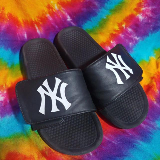 カッコイイッ(///ω///)ヤンキース□シャワーサンダル□ < 男性ファッション  カッコイイッ(///ω///)ヤンキース□シャワーサンダル□  < 男性ファッションの